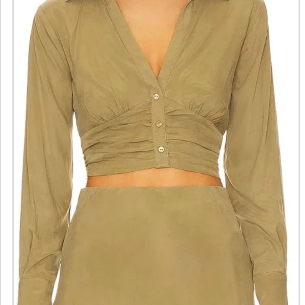 SOVERE "Atone" Long Sleeve Crop Top Small Olive Green Revolve